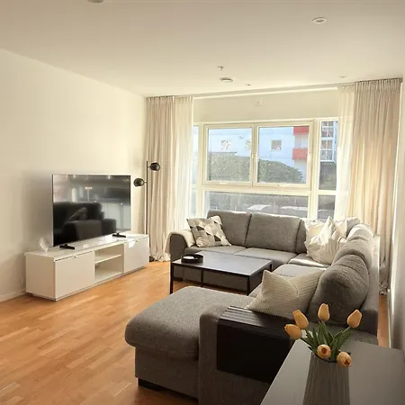 And Spacious In * Μπέργκεν