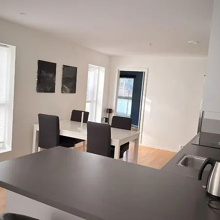 Διαμέρισμα And Spacious In Μπέργκεν